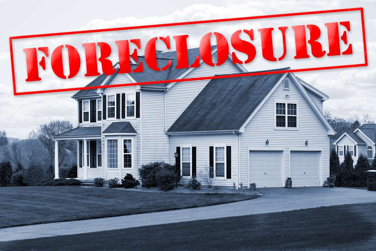 House in foreclosure in Canada - homeowner facing mortgage default and power of sale